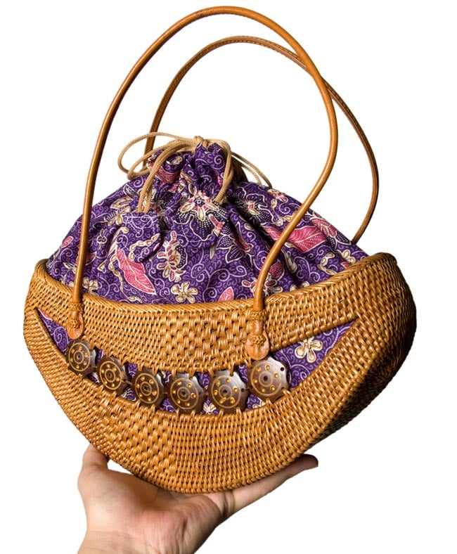 アタバッグ【約17cm x31cm 】 6 - 手に乗せて、サイズを比較してみました