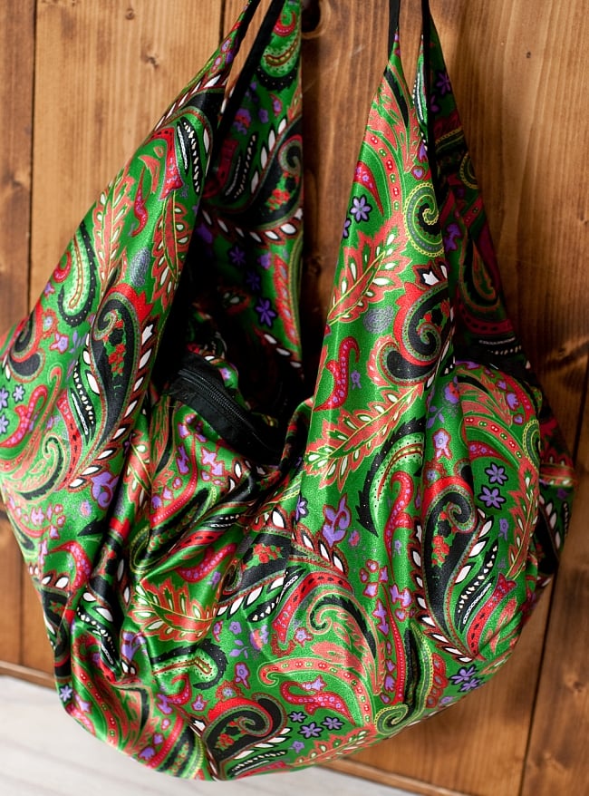 インドのサテンビッグショルダーバッグ - ペイズリー緑 2 - 綺麗なペイズリー模様です