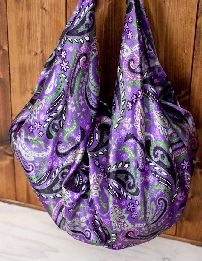 インドのサテンビッグショルダーバッグ - ペイズリー紫 2 - 綺麗なペイズリー模様です