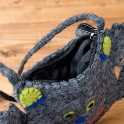 手作りフェルト　ネパールのゆるいアニマルポシェット(ミニ) - カエル - サブ5