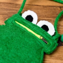 手作りフェルト　ネパールのゆるいアニマルポシェット(ミニ) - カエル - サブ3