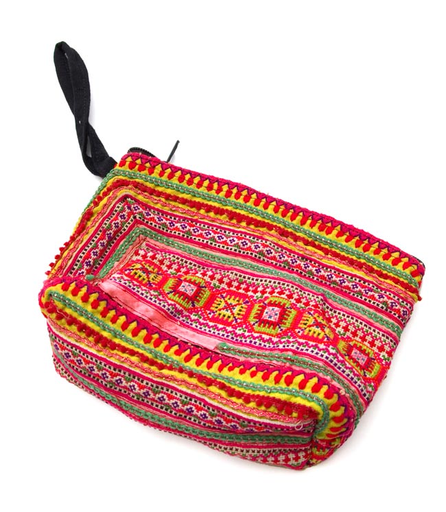モン族の小物ポーチ 3 - もう一面の模様です。ひとつひとつ手作りです。