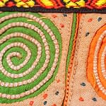 【一点物】モン族 細かいうずまき刺繍のポーチの商品写真