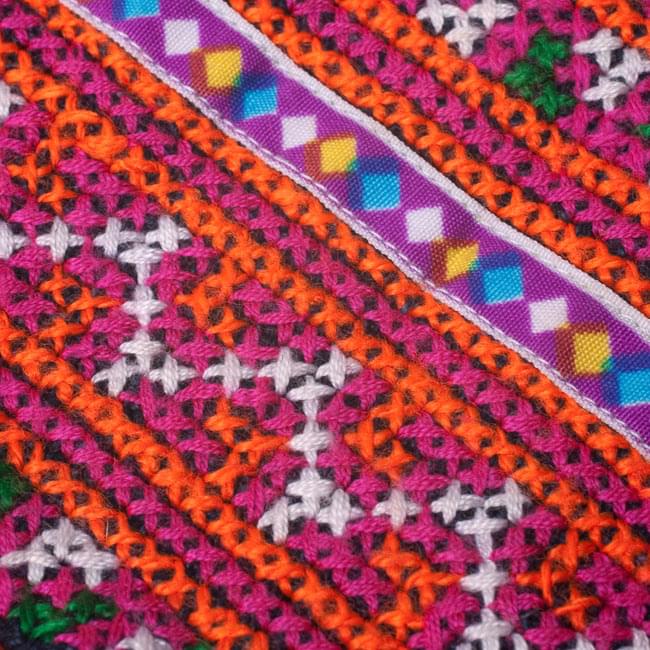 【アソート】モン族の小物入れ 2 - 布地のアップです。