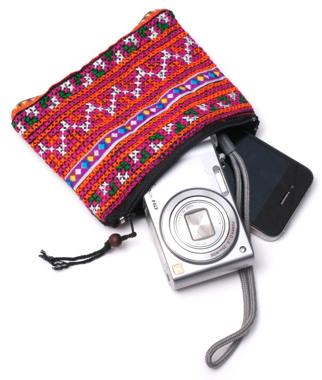 【アソート】モン族の小物入れ 7 - iPhone4がちょうど入るくらいの大きさでした。カメラは…大きさによりそうです