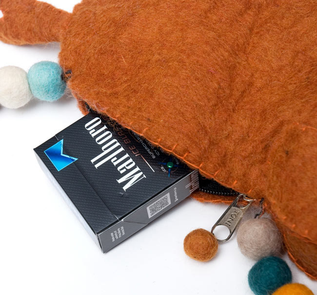 ヤバ可愛い! ネパールフェルトのゾウさんバッグ - ピンク 5 - たばこが丁度はいるくらいの大きさです