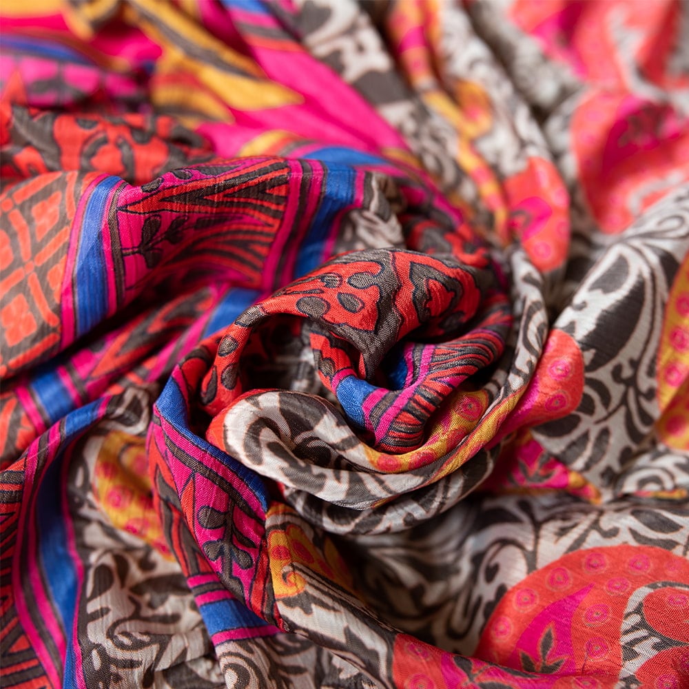 アンティークサリーのティアードラップスカート6枚目の説明写真です