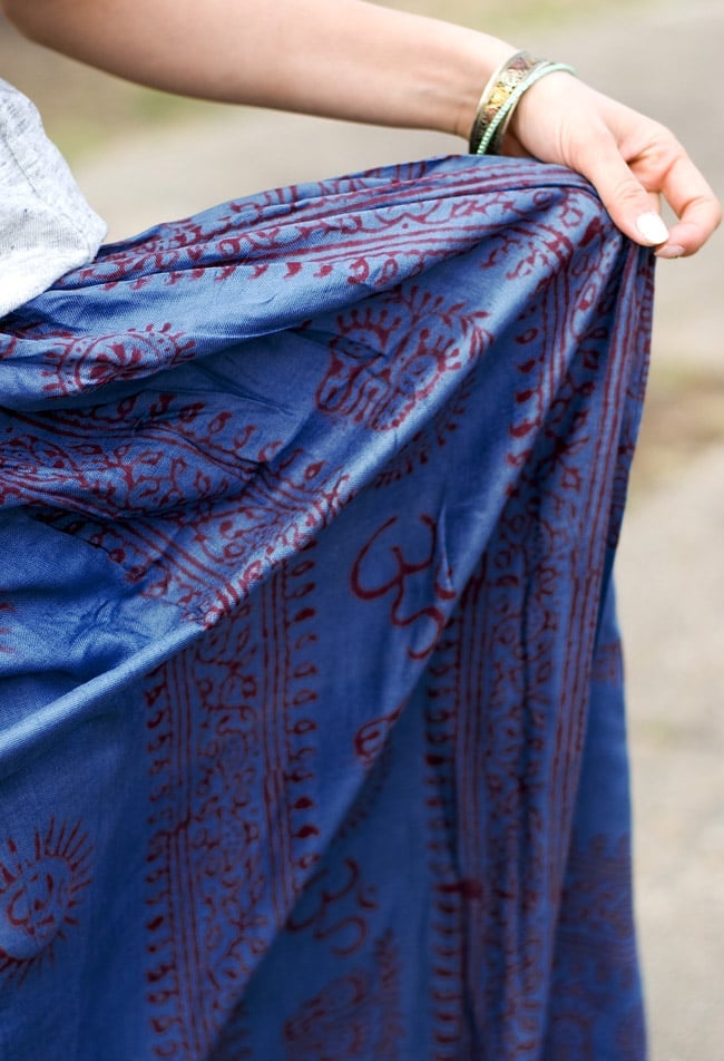 ラムナミフレアースカート(ロング丈) - ブルーグレーの商品写真 5枚目 さらっとしていてとても履きやすいです。