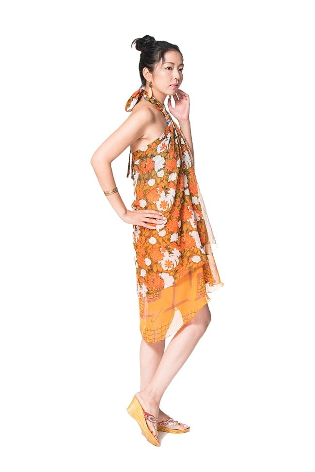 【1点もの】20通りの着方ができる魔法のスカート イエロー・オレンジ系  6 2 - 背中側からみてみました。