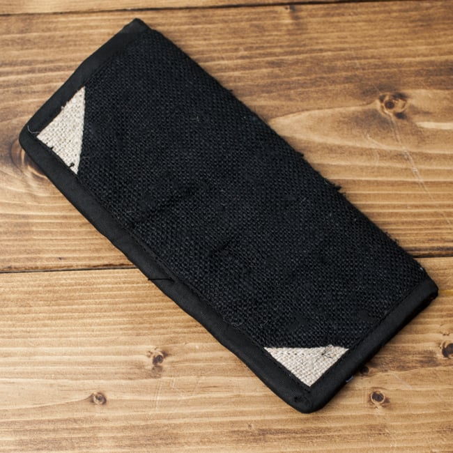 ネパールヘンプの長財布 - ブラック 2 - 裏面も同様のデザインです。