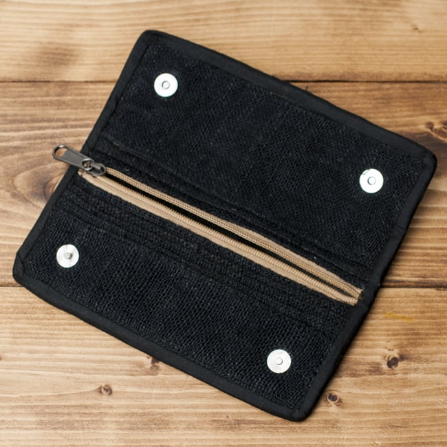 ネパールヘンプの長財布 - ブラック 3 - 開いてみたところです。