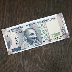 【2枚セット】インドルピー札　そのまんま財布【500ルピー・2000ルピー】　の写真