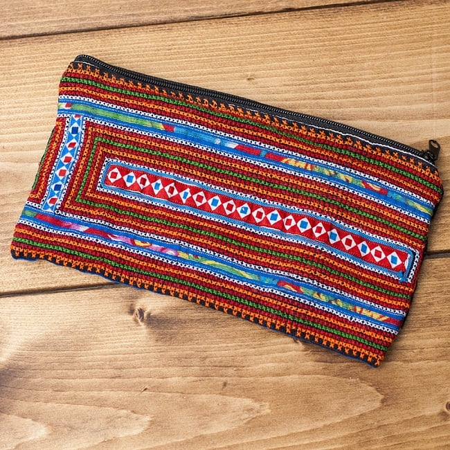 モン族の古布を使ったシンプル長財布 - 青＆オレンジ系スクエアの写真1枚目です。モン族ならではの刺繍が美しい長財布です。モン族,財布,ウォレット,刺繍