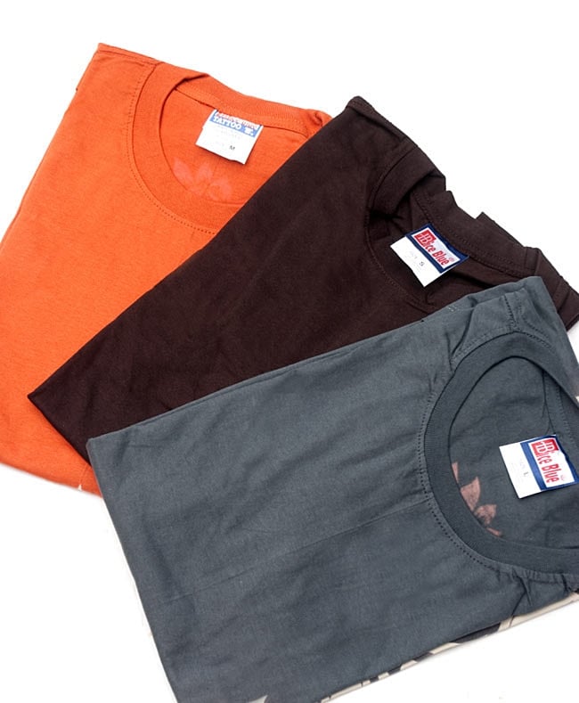天高く咲く蓮 Tシャツ 5 - 左から、オレンジ、ブラウン、グレーです