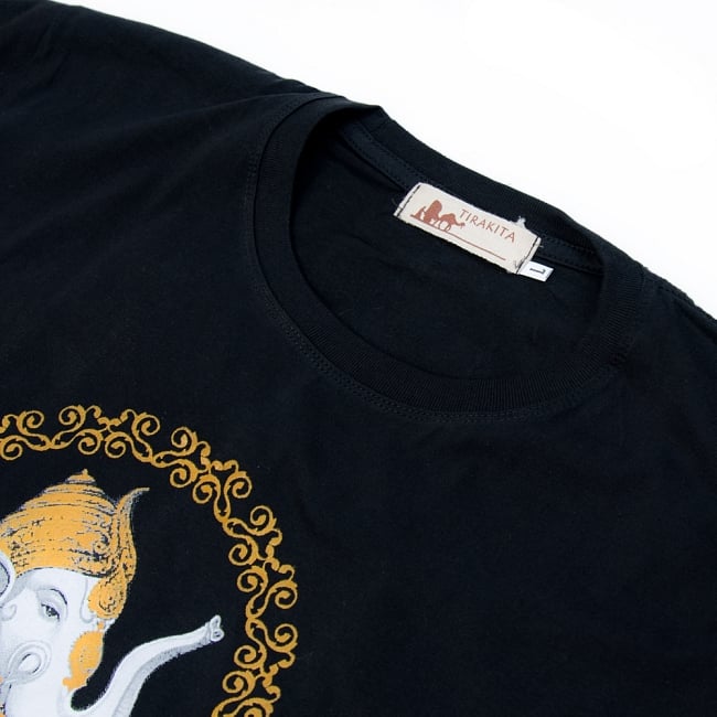 天高く咲く蓮 Tシャツ 7 - 首元もしっかり!
