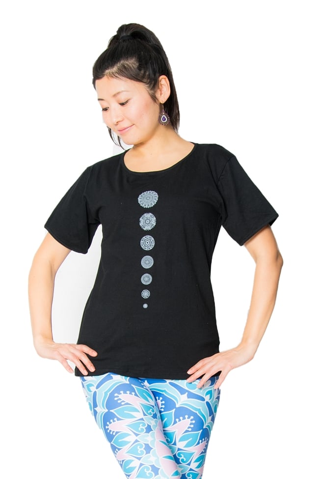 7 chakra シンプルTシャツヨガやフィットネスに 2 - 身長165cmのモデルさんの着用例です。