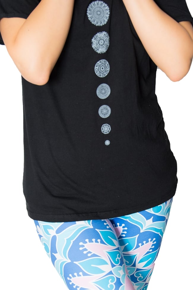 7 chakra シンプルTシャツヨガやフィットネスに 5 - 裾周りの様子です。