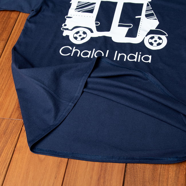 Chalo! India Tシャツ　インド乗り物の王様、オートリキシャ 9 - 裾部分です