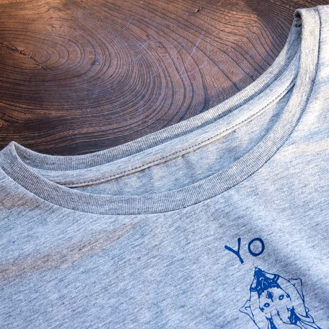 ドルマンスリーブだから着やすい　ヨガネーシャTシャツ ヨガをするガネーシャのオリジナルTシャツ 10 - 首元は広めのクルーネックでスッキリきれいに見えます。