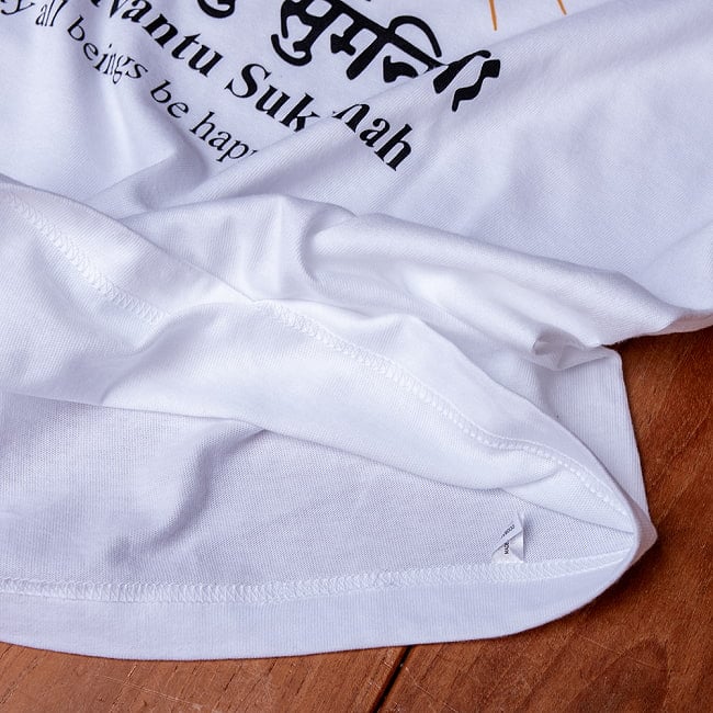 シャンティ・マントラTシャツ サンスクリット語 Sarve Bhavantu Sukhinah ヨガTシャツ 5.6oz生地 綿 コットン100% 11 - 裾部分です
