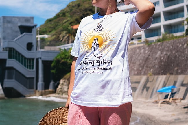 シャンティ・マントラTシャツ サンスクリット語 Sarve Bhavantu Sukhinah ヨガTシャツ 5.6oz生地 綿 コットン100% 12 - インド好きな皆さまへ