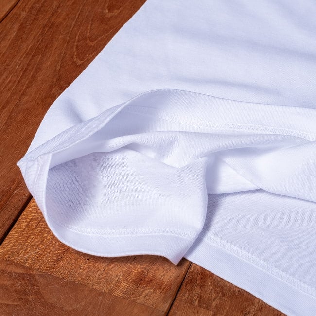 ドーサ布団に包まれて眠る猫 左胸ワンポイント 半袖Tシャツ 5.6oz 綿100% 8 - しっかりとしています