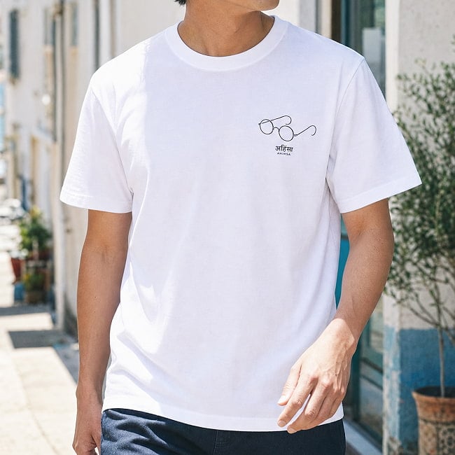 ガンジーメガネとアヒンサー　眼鏡だけで、誰だか分かる。　　左胸ワンポイント　半袖Tシャツ　5.6oz 綿100％ 10 - もちろん男性にも。ユニセックスデザインです。
