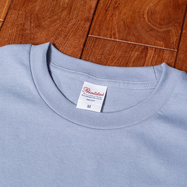 ガンジーメガネとアヒンサー　眼鏡だけで、誰だか分かる。　　左胸ワンポイント　半袖Tシャツ　5.6oz 綿100％ 7 - 首元の部分です