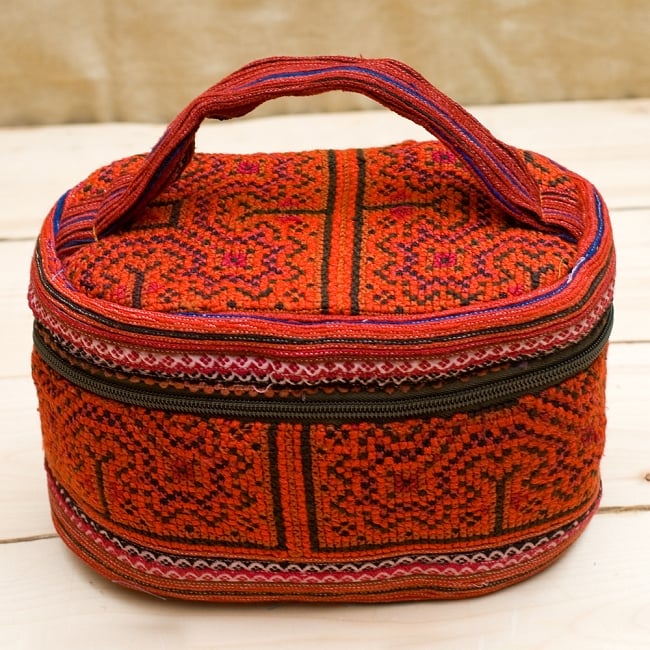 モン族刺繍のメイクボックス-　赤系アソート 2 - モン族刺繍ががとても可愛く美しいです