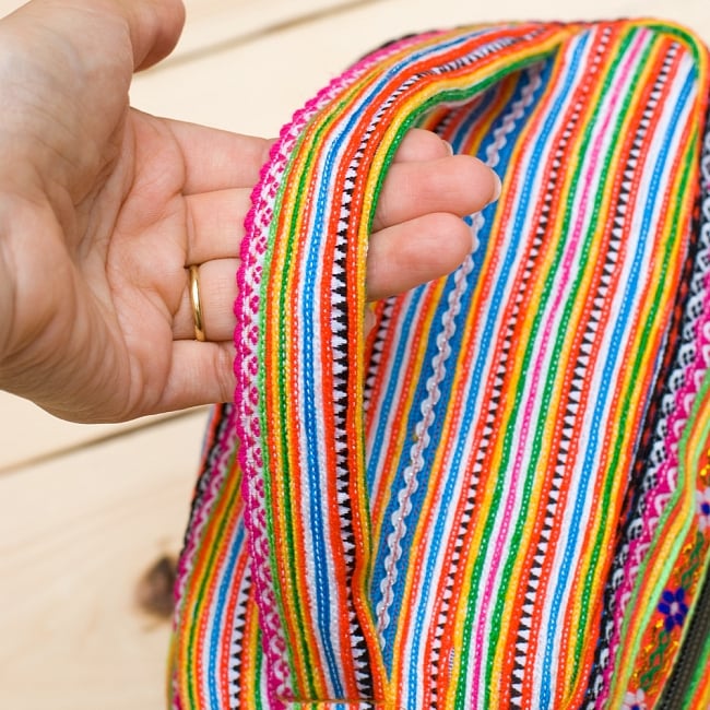 モン族刺繍のメイクボックス-　ピンクボーダー系アソート 5 - 持ち手部分もしっかり刺繍で可愛いです！