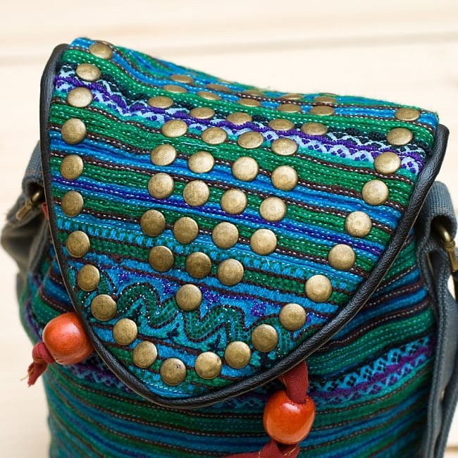 モン族刺繍スタッズショルダーバック-　ブルー系アソート 4 - スタッズがモン族刺繍に自然と馴染み、とても素敵です！