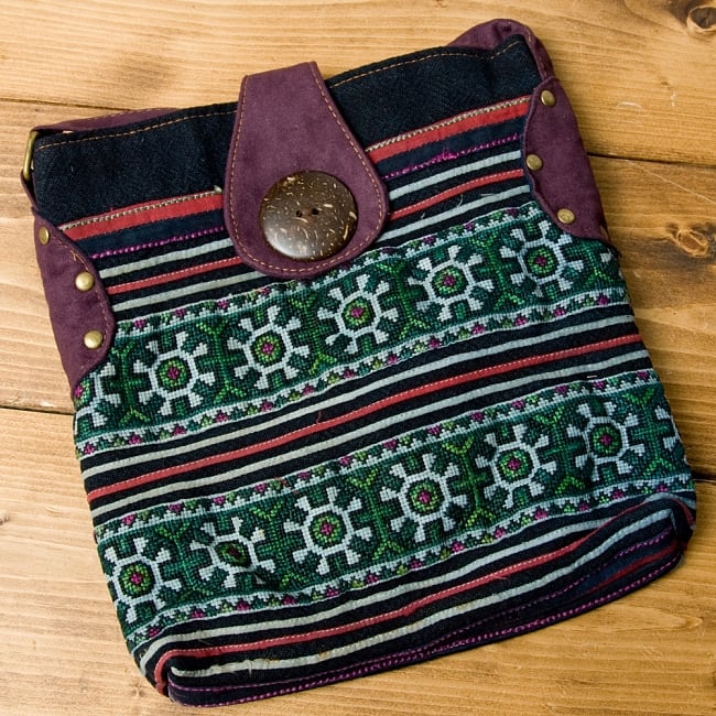 モン族刺繍のショルダーバッグ【パープル】 12 - こちらは選択項目Dのデザインです。