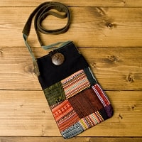 【1点もの】モン族刺繍のパッチワークショルダーバッグの商品写真