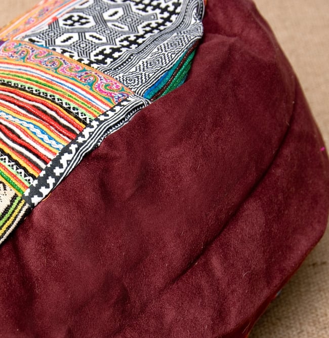 モン族刺繍のトラベルバッグ - えんじ 5 - 底の部分はこの様な感じです。