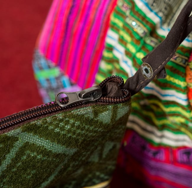 モン族刺繍のトートバッグ 9 - サブバッグのジッパー部分