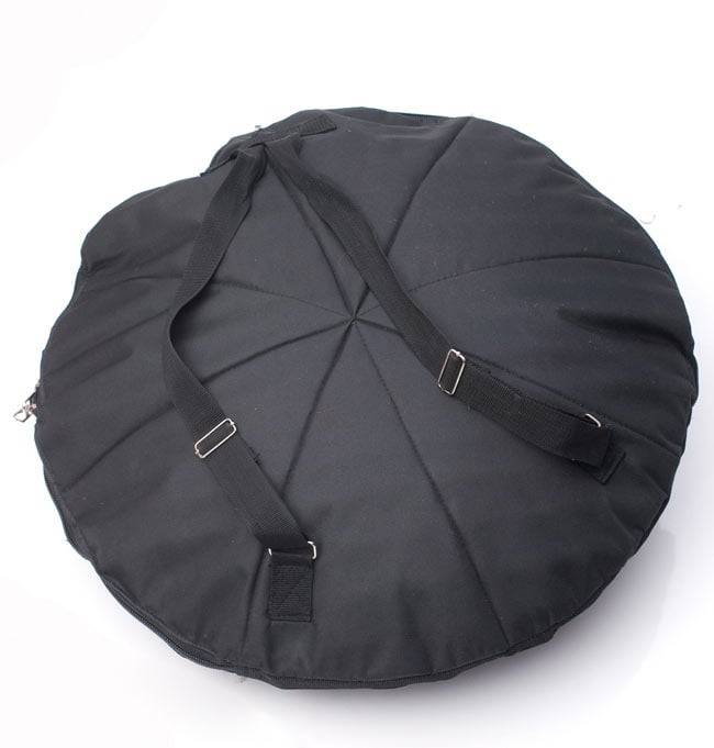 ハンドパン Spiral G【52cm - 9notes】 -ソフトケース付属 9 - ソフトケースが付属します。背負って移動が可能です。