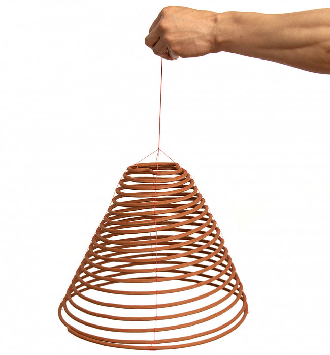 【送料無料・5個セット】ベトナムの渦巻きお香 - 35cm 8 - サイズ比較のために手に持ってみました