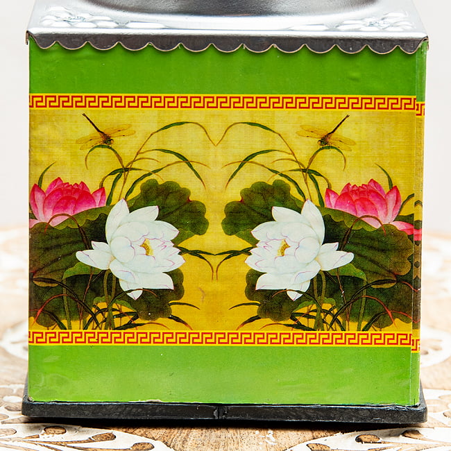 ベトナムのペッパー・コーヒーミル - 大 17 - 水辺の花の図像です。